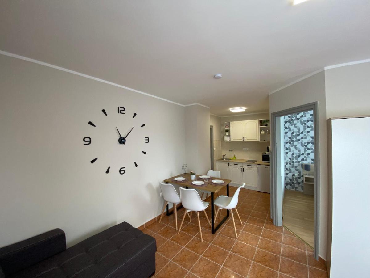Silence Apartmanhaz ซาลาคาโรส ภายนอก รูปภาพ