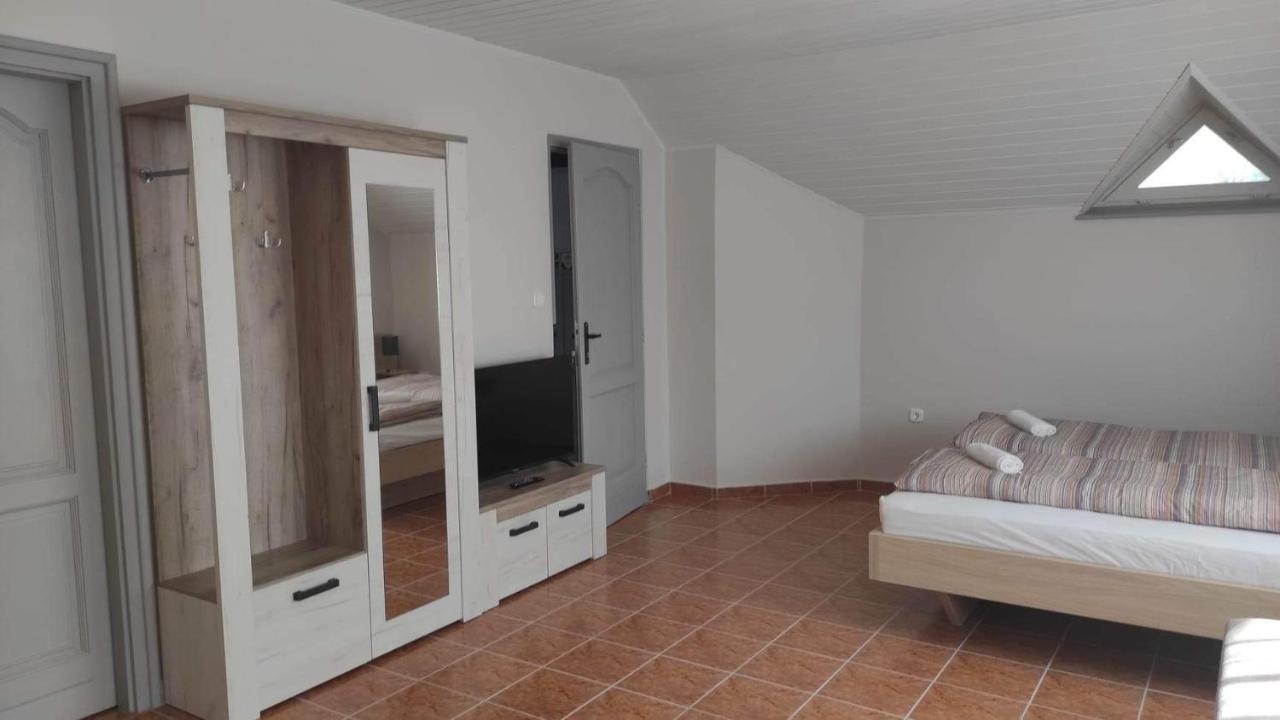 Silence Apartmanhaz ซาลาคาโรส ภายนอก รูปภาพ