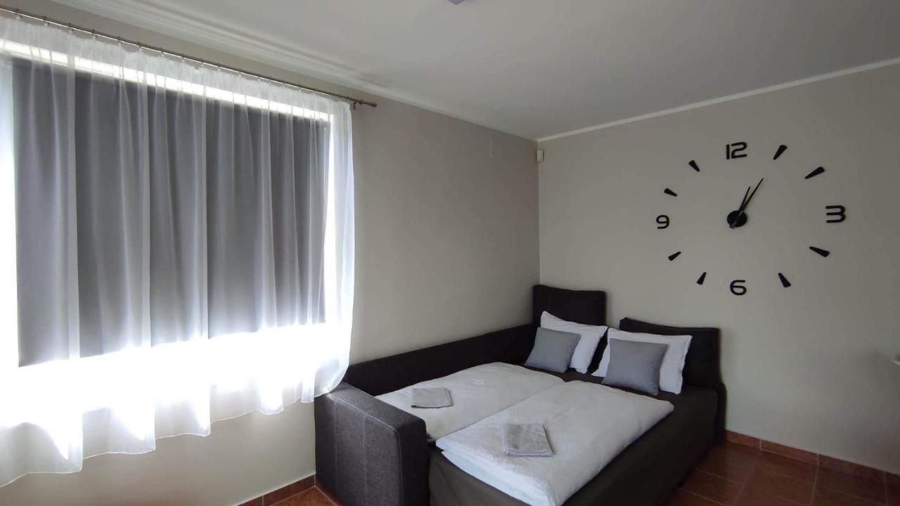 Silence Apartmanhaz ซาลาคาโรส ภายนอก รูปภาพ