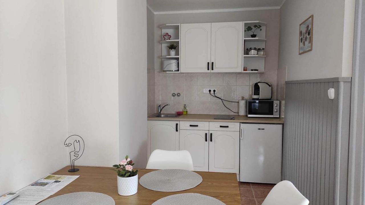 Silence Apartmanhaz ซาลาคาโรส ภายนอก รูปภาพ